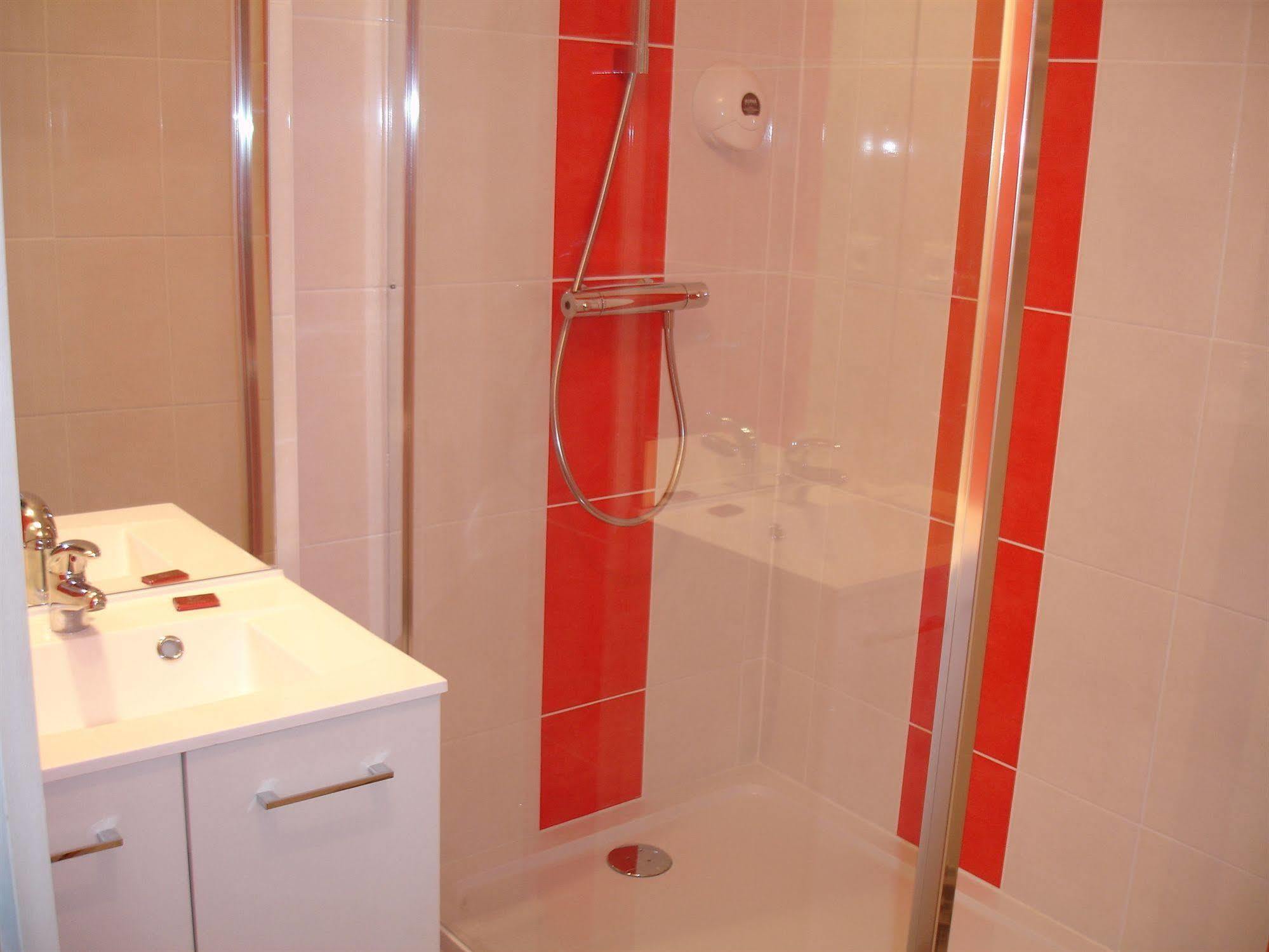 Agape Hotel Bessines Экстерьер фото